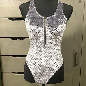 TOPSHOP SILVER VELVET BODYSUIT